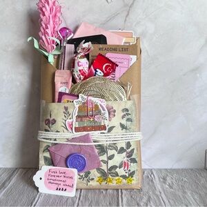 YA (17+) Romance blind date w/a book